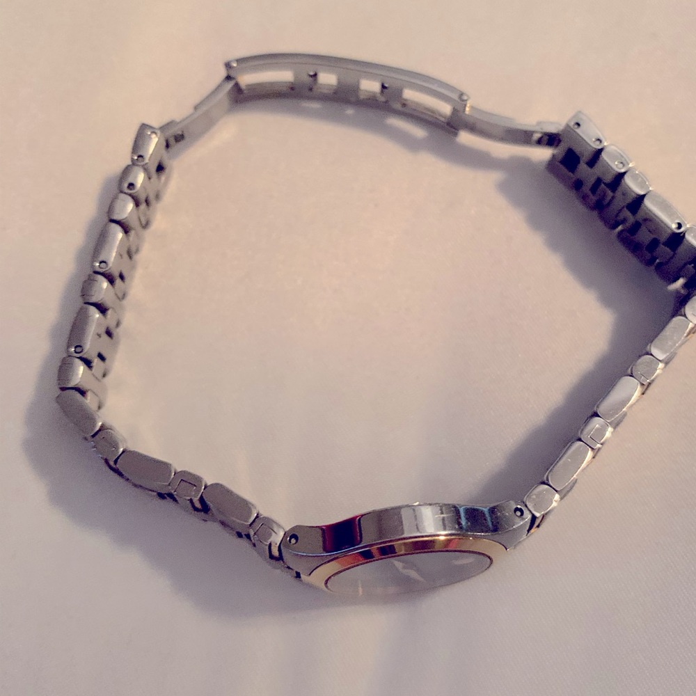 Authentic Movado for a small wrist, bi-color in a good condition.